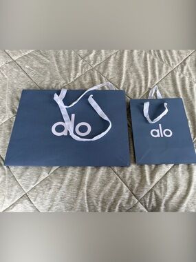 ALO Yoga Navy Blue Gift Bags with White Ribbon Handles